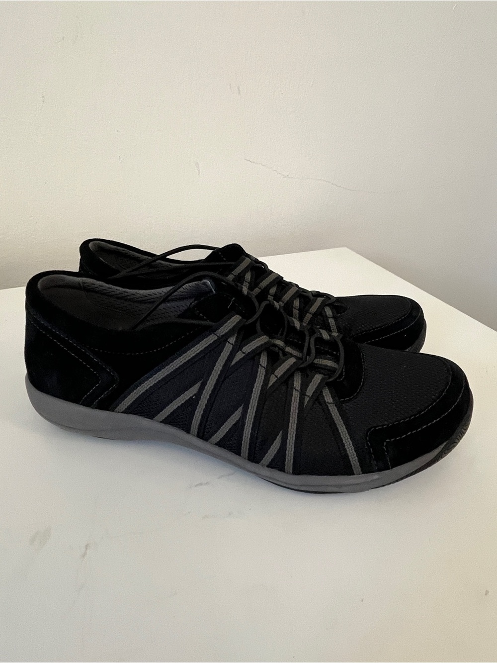 Dansko Women's Black and Gray Casual Sneakers
